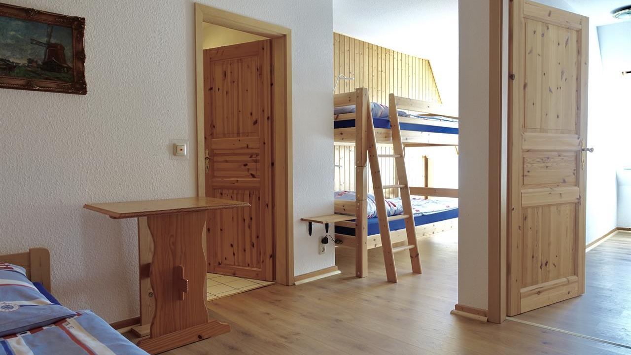 Schlafzimmer 3 (OG) Schlafzimmer 3 (OG)